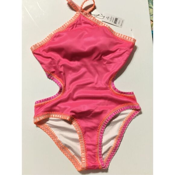 New. Platinum pink crochet trim one piece. Medium. Retails $168 - Picture 7 of 8